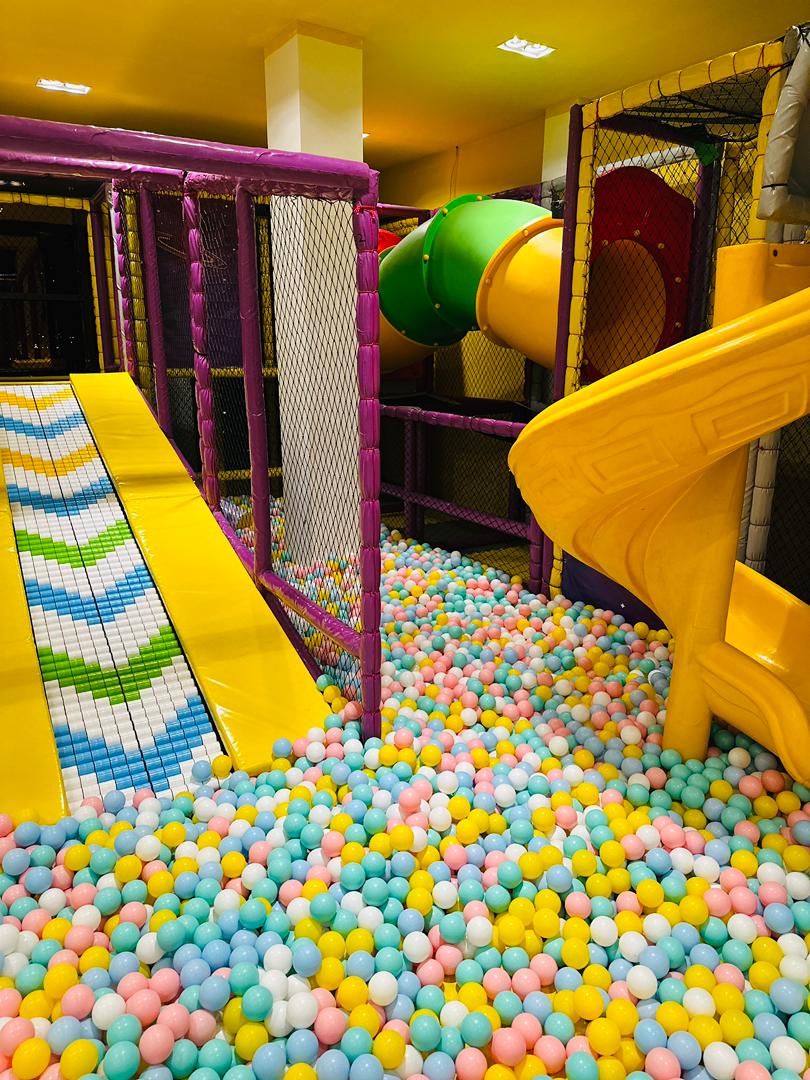 Giant Slide IYAR IYO CARUR